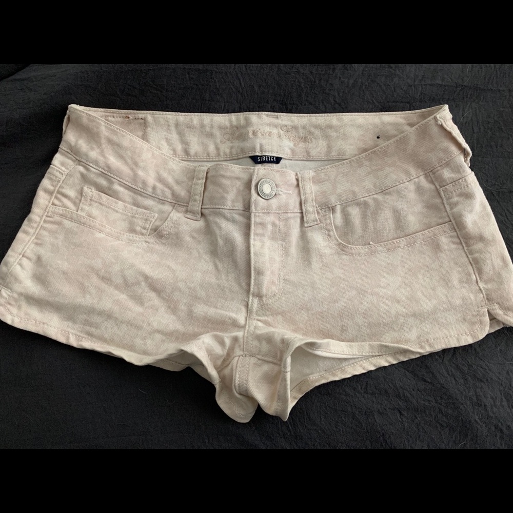 American Eagle white/cream floral print shorts